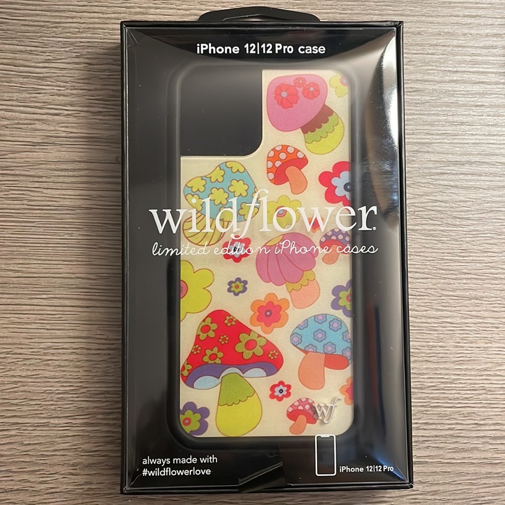 Groovy shroom iPhone 12/12 Pro case
